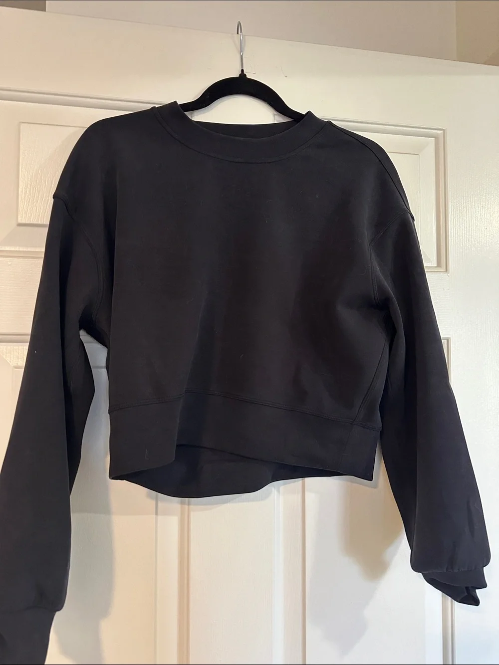 Lululemon softstreme Black Women's Cropped Sweatshirt